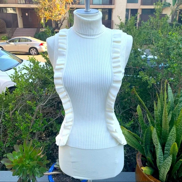 CINQ A SEPT Ruffle Front Sleeveless Mock Neck Sweater Ruffle Bottom Hem EUC - Picture 8 of 13
